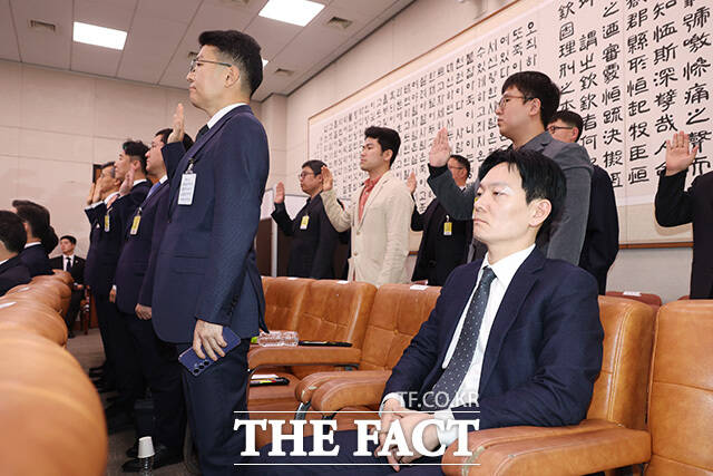 국조특위 전체회의 퇴장 후 입장 밝히는 박상용 검사.