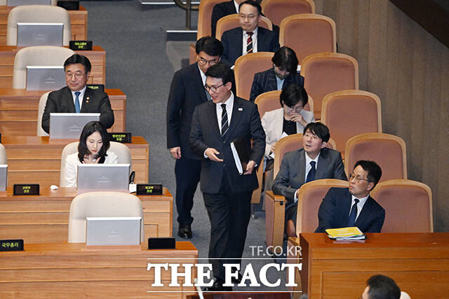 김민석 국무총리가 출석하고 있다.