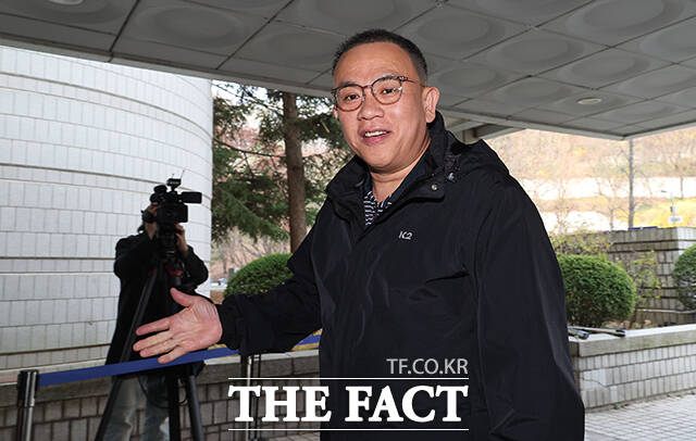 공판 출석위해 법원에 도착한 오세훈 서울시장. /사진공동취재단