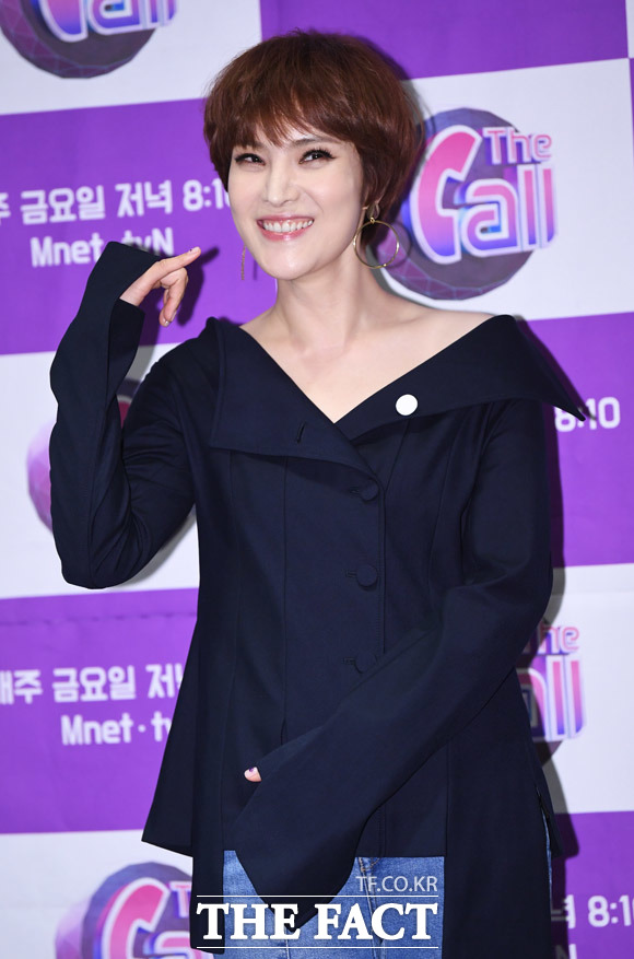 가수 거미가 신곡을 예고하는 게시글을 게재하고 컴백 준비에 돌입했다./더팩트DB