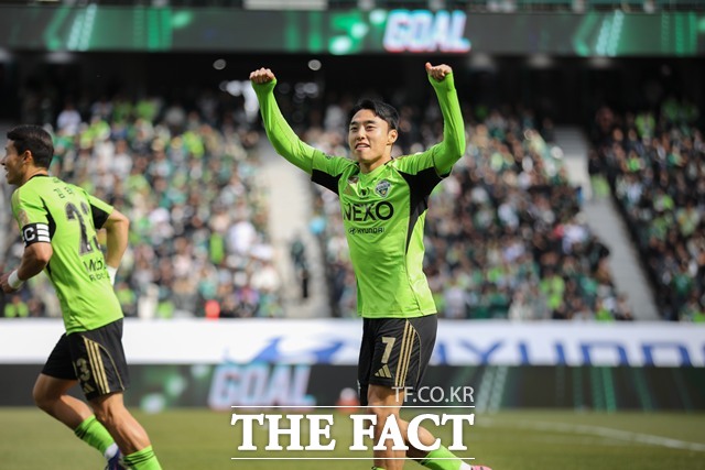 전북현대의 해결사로 주목을 받고 있는 이동준./K리그