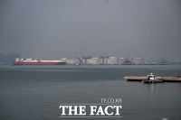  원유 위기경보 '주의→경계' 격상 '적막감 감도는 여수 원유부두' [TF사진관]