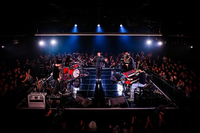 '스페이스 공감'은 5월 6일부터 매주 수요일 밤 10시 50분 EBS 1TV에서 방송된다. 사진은 장기하가 3일 오후 서울 강서구 LG아트센터 서울 U+스테이지 홀에서 열린 EBS 음악 프로그램 '스페이스 공감'에 출연해 공연을 펼치는 모습이다./EBS