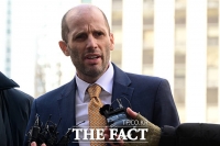  로저스 쿠팡 임시대표, 61억 규모 주식 받아…두 달 만에 또 보상