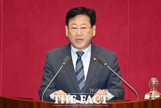 김정호 신임 국회 기후에너지환경노동위원회 위원장이 6일 오후 서울 여의도 국회에서 열린 제434차 본회의에서 당선 인사를 하고 있다. ./국회=남용희 기자