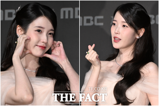 배우 아이유가 6일 오후 서울 강남구 조선 팰리스 서울 강남에서 열린 MBC 새 금토드라마 '21세기 대군부인' 제작발표회에 참석해 포즈를 취하고 있다. /김성렬 기자