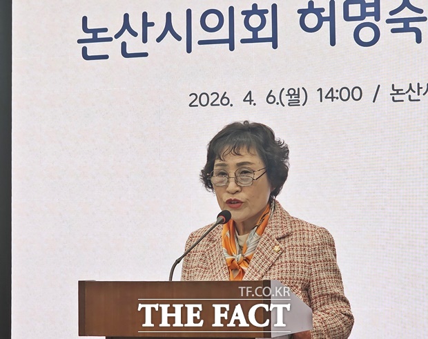 허명숙 논산시의원이 6일 논산시의회에서 기자회견을 열고 무소속 출마를 선언하고 있다. /김형중 기자