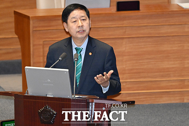 경제 분야 대정부 질문에서 의원 질문에 답하는 구윤철 부총리 겸 재정경제부 장관.