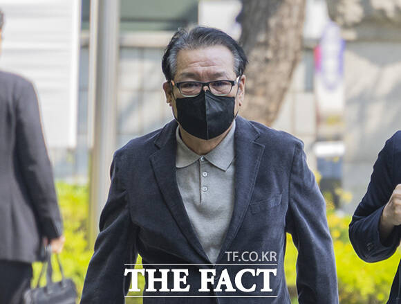 통일교 측에서 청탁과 함께 금품을 받은 혐의로 1심에서 실형이 선고된 건진법사 전성배 씨의 항소심 재판이 오는 27일 마무리된다./더팩트 DB