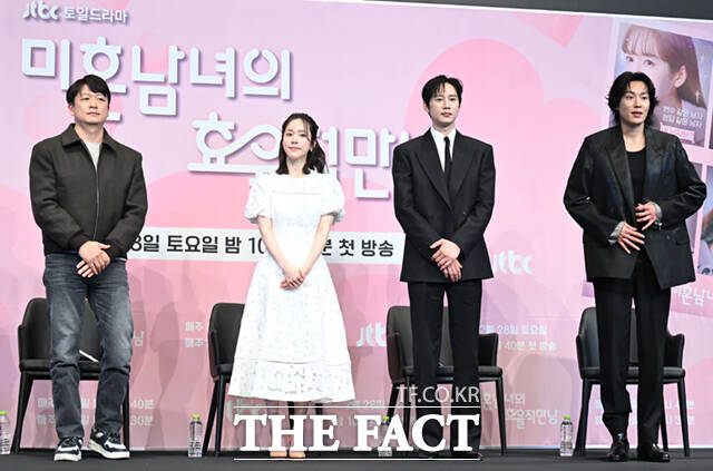 'AV 논란'이 불거졌던 박성훈(오른쪽)의 복귀작으로 관심을 모았던 '미혼남녀의 효율적 만남'은 시청률도, 화제성도 잡지 못하며 존재감 없이 씁쓸하게 퇴장했다. /이새롬 기자