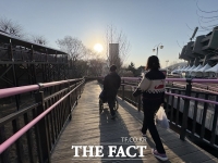  부천 원미산 진달래동산, 무장애 데크로드 개방…보행약자 접근성 개선