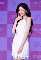  ITZY 유나, 첫 솔로 활동 성공적 마무리…'밝은 매력 빛났다'