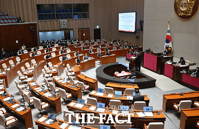 김민석 국무총리가 7일 오후 서울 여의도 국회에서 열린 예산결산특별위원회 전체회의에서 의원의 질의에 답변하고 있다. /국회=서예원 기자