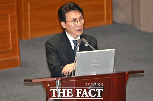 김민석 국무총리는 7일 국회 예산결산특별위원회 전체회의에 출석해 이번 추가경정예산(추경)안이 민생과 기업 현장의 골든타임을 지키는 구원투수가 되기 위해서는 신속한 통과와 집행이 필수적이라고 밝혔다. /남용희 기자