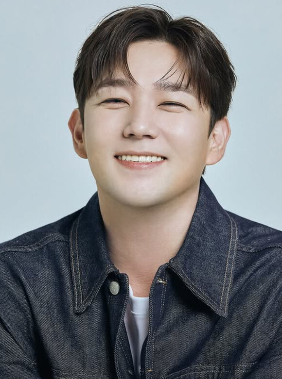 그룹 슈퍼주니어 출신 강인이 디지털 싱글 'LOVE IS PAIN' 발매 소식을 알렸다. /강인 소셜 미디어