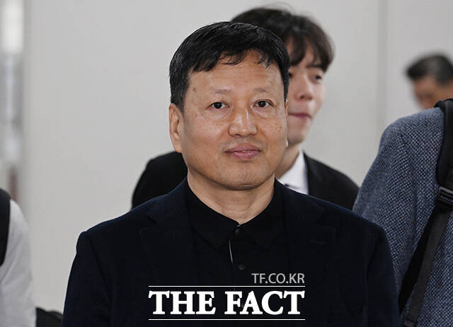 구영배 큐텐그룹 대표가 7일 오전 서울 서초구 서울중앙지방법원에서 열린 티몬·위메프 미정산 사태 관련 공판에 출석하고 있다. /박헌우 기자