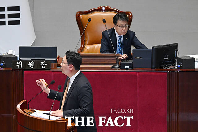 김민석 국무총리가 7일 오후 서울 여의도 국회에서 열린 예산결산특별위원회 전체회의에서 의원의 질의에 답변하고 있다. /국회=서예원 기자