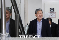  '바람픽쳐스 고가 인수' 김성수 전 카카오엔터 대표 법원 출석 [TF사진관]