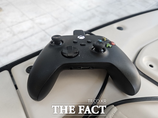 청계A01 운행 노선 중 일부 구간은 안전관리자의 수동 운전으로 이뤄진다. 사진은 수동 운전 시 사용하는 조작기 모습. /김명주 기자