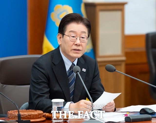 이재명 대통령이 6일 청와대에서 주재한 제14회 국무회의 겸 제4차 비상경제점검회의에서 발언하고 있다. /청와대