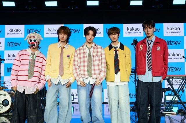 하츠웨이브는 음악방송 외에 '2026 어썸뮤직페스티벌', 'KCON JAPAN 2026' 등의 출연을 확정한 상태다./카카오엔터테인먼트