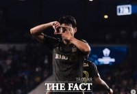  '에이징 커브' 비웃은 손흥민, 묵직한 한 골의 '위로와 해법' [박순규의 창]