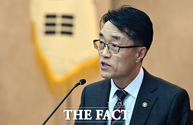 한삼석 국민권익위원회 부위원장 겸 사무처장이 9일 오후 서울 종로구 정부서울청사에서 열린 비긴급 상담번호 연계·통합을 위한 지자체 실무협의회에 참석해 모두발언을 하고 있다. /임영무 기자