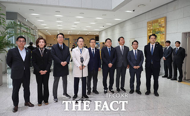 수원지검 현장검증 나선 조작기소 국조특위 위원들.