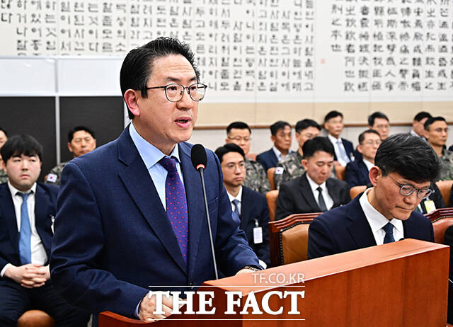 김호홍 국정원 2차장이 9일 오후 서울 여의도 국회에서 열린 윤석열 정권 정치검찰 조작기소 의혹 사건 진상규명 국정조사특별위원회 전체회의에 출석해 서해 공무원 피격 사건에 대한 기관보고를 하고 있다.