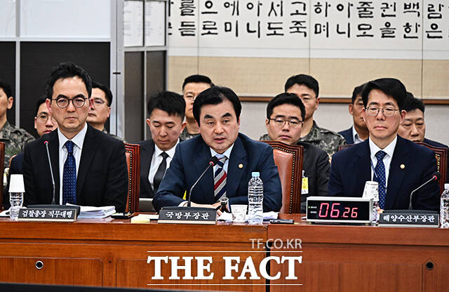 서해 공무원 피격 사건에 대한 질의에 답변하는 안규백 국방부 장관.