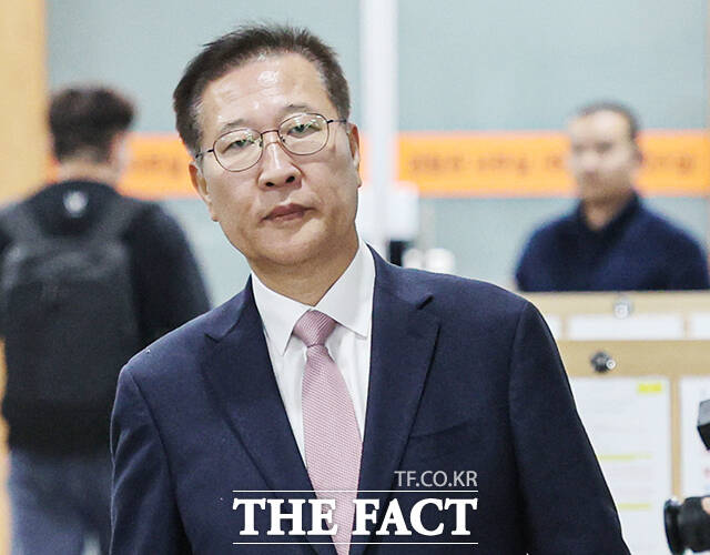 내란중요임무종사자 등 계엄 가담 의혹을 받는 박성재 전 법무부 장관이 9일 오후 서울 서초구 서울중앙지방법원에서 열린 공판에 출석하고 있다. /박헌우 기자