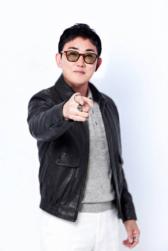 가수 이승철이 5월 첫 방송하는 ENA 음악 프로그램 '더 스카웃'에 마스터로 합류한다./LSC