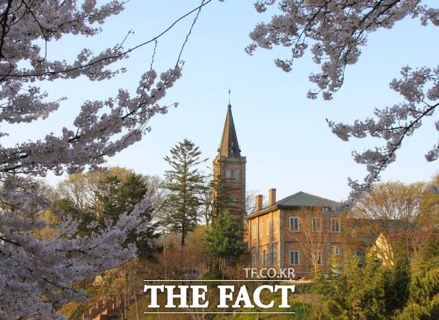 충남 공주시 중동성당 전경. /공주향토문화연구회