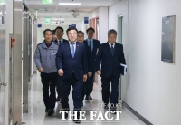  경찰청 찾은 행안장관…'가짜뉴스는 반란행위, 무관용'