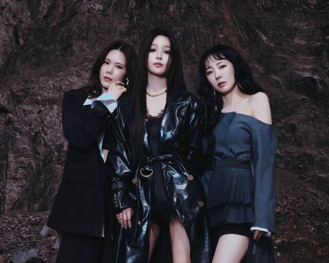 그룹 씨야의 김연지 남규리 이보람(왼쪽부터)이 JTBC '뉴스룸'에 뜬다. /씨야