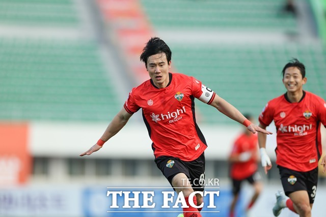 강원의 첫승을 이끈 '캡틴' 이유현./K리그
