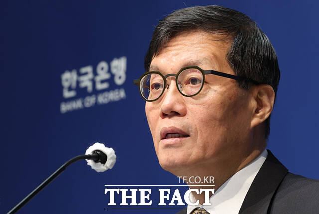 이창용 한국은행 총재가 10일 서울 중구 한국은행 본관에서 열린 금융통화위원회 본회의 후 기자간담회에서 발언하고 있다. /사진공동취재단