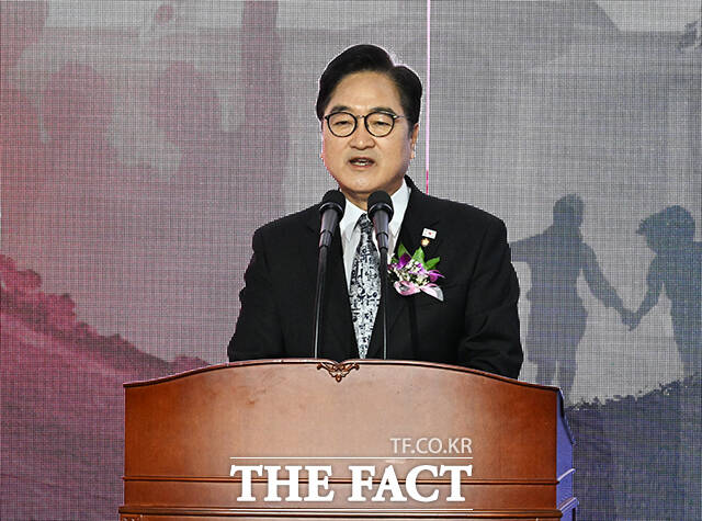 우원식 국회의장이 10일 오전 서울 여의도 국회에서 열린 대한민국 임시의정원 개원 107주년 기념식에 참석해 기념사를 하고 있다. /국회=배정한 기자