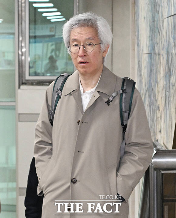 김용진 뉴스타파 전 대표가 10일 오후 서울 서초구 서울중앙지방법원에서 열린 '윤석열 대통령 명예훼손' 허위보도 의혹 관련 공판에 출석하고 있다. /박헌우 기자