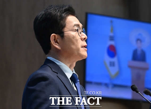 더불어민주당 서울시장 최종 후보로 확정된 정원오 후보가 10일 서울 여의도 국회 소통관에서 기자회견을 하고 있다. /국회=이새롬 기자