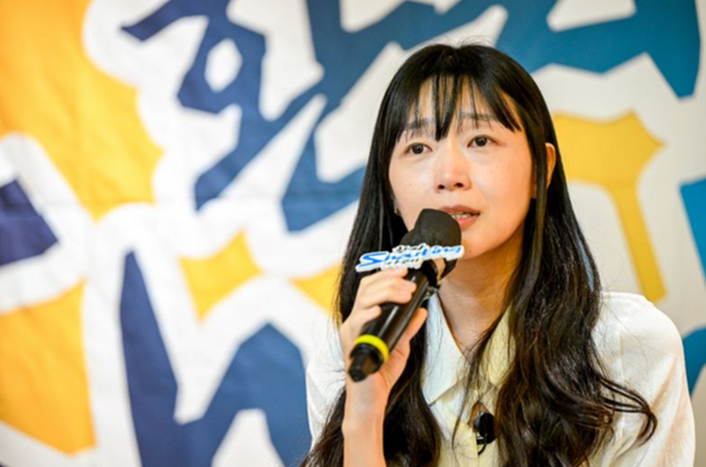 편도 제거 수술 후 상태가 나빠져 사망한 김동희 군 어머니 김소희씨가 2024년 9월 10일 서울 북촌 소재 포레스트구구에서 유족으로 겪은 울분과 의료사고 입증 어려움, 환자 수용 거부 문제를 밝혔다. /사진=한국환자단체연합회