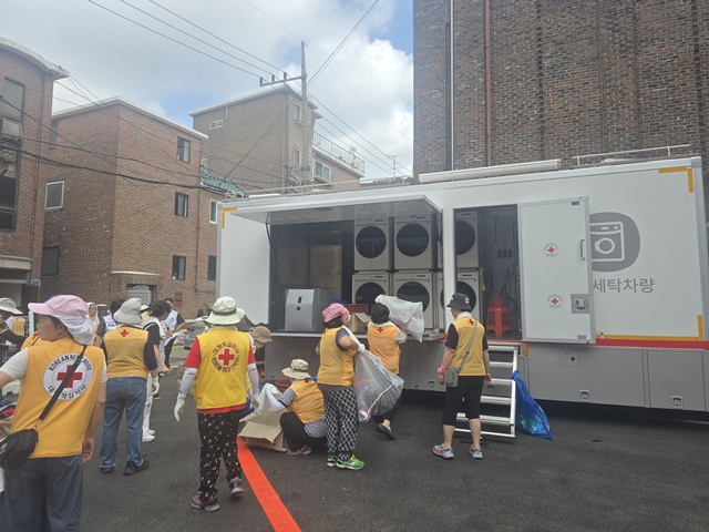 은평구가 올해 적십자회비 집중모금에서 서울시 자치구 중 납부율 1위를 기록했다. /은평구