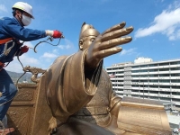  세종대왕·이순신 장군, 봄 맞아 말끔해진다