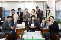  밀알복지관, 대전시 동구의회 찾아 쿠키 나눔으로 '소통'