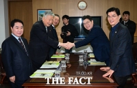  대한노인회 찾은 정원오 후보…'지금의 서울 만든 어르신들께 감사 인사' [TF사진관]