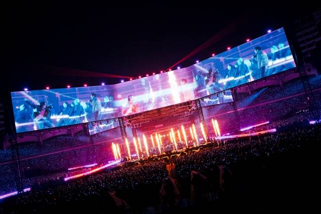 'ARIRANG' 고양 콘서트는 360도 무대로 구성됐으며, 화염과 불꽃, 레이저를 활용한 화려한 연출로 풍성한 볼거리를 제공했다./빅히트 뮤직