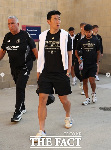 손흥민이 주중 멕시코 원정을 위해 휴식을 취한 가운데 소속팀 LAFC는 12일 포틀랜드와 2026 MLS 7라운드에서 1-2로 패해 시즌 첫 패배를 기록했다./LAFC