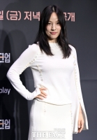  이효리, 부친상…남편 이상순과 빈소 지켜