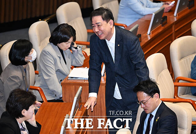 김병기 무소속 의원이 13일 오후 서울 여의도 국회에서 열린 제434회국회(임시회) 4차 본회의 교육·사회·문화에 대한 대정부질문에 참석하고 있다. /국회=배정한 기자