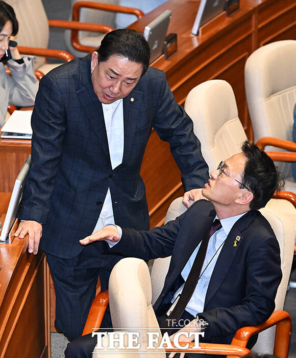 김병기 무소속 의원이 13일 오후 서울 여의도 국회에서 열린 제434회국회(임시회) 4차 본회의 교육·사회·문화에 대한 대정부질문에 참석하고 있다. /국회=배정한 기자